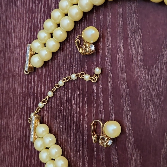 Avon Double Strand Pearl Honor Society Necklace with matching earrings, clip on. - Picture 2 of 12